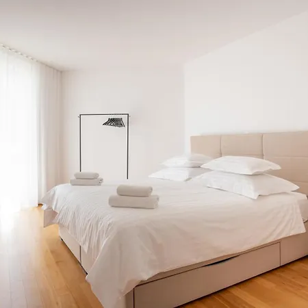 Sea View By Nono Ban