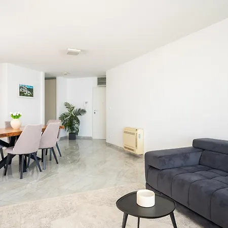 Sea View By Nono Ban *