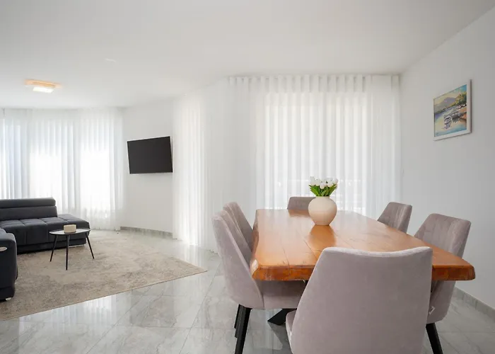 Sea View By Nono Ban *